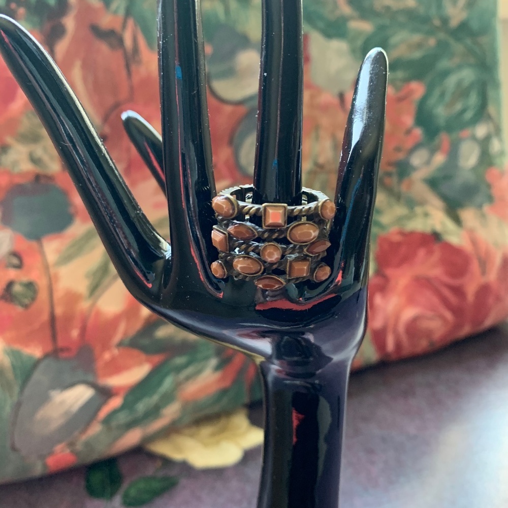 2/$15💙 Adjustable Bead Ring